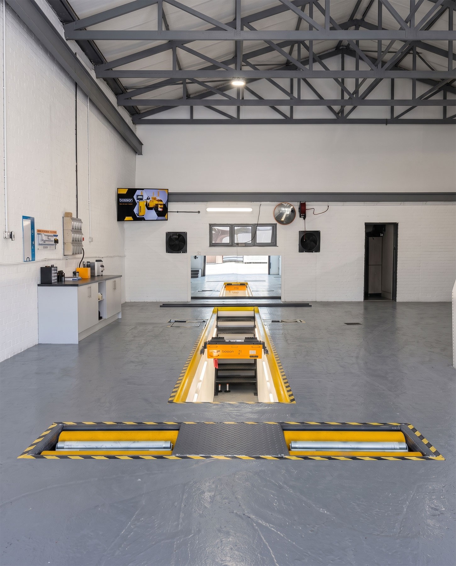 Service & MOT Centre in Aveley