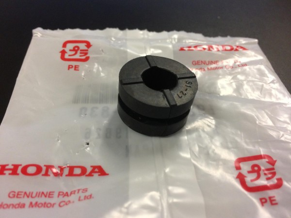 HONDA CR125 CR250 CR500 1985-01 Genuine Honda Rubber Radiator Mount X1